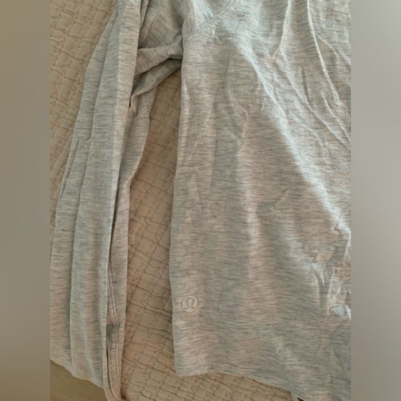 Lululemon Workout Long Sleeve - Picture 3 of 3